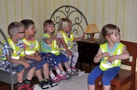 dzieci podczas wernisazu